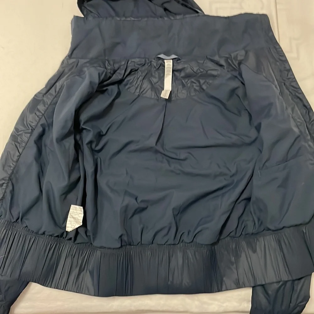 Lululemon jacket - Picture 3 of 4
